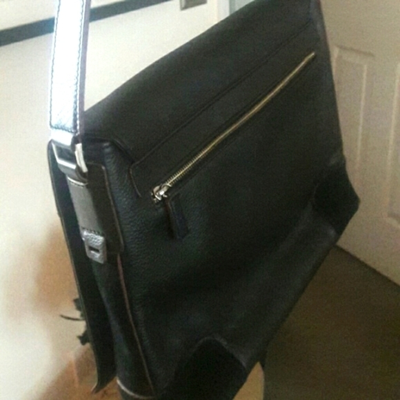 ARTISAN Black Genuine Leather Messenger Bag, 12" x 4" x 17" - Picture 7 of 9